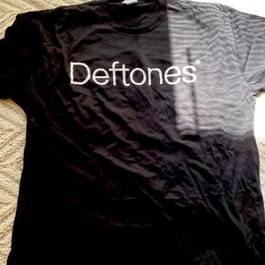 Men’s XL deftones t shirt